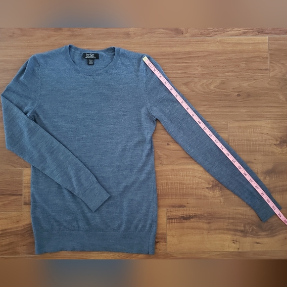 Lord & Taylor merino wool sweater blue M crew neck thin cozy - Picture 7 of 9